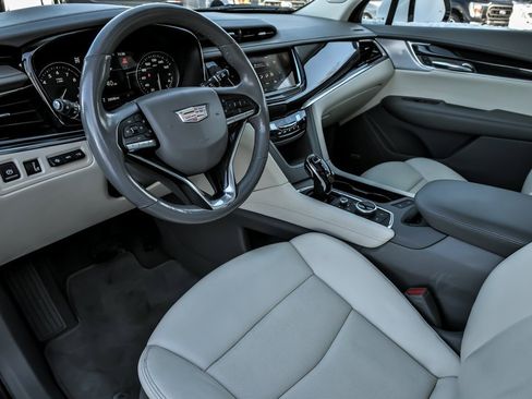 Used 2023 Cadillac XT6 Premium Luxury w/ Technology Package image 13