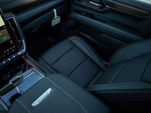 New 2026 GMC Yukon Denali w/ Sun & Power Step Package image 27