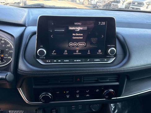 Used 2024 Nissan Rogue S AWD/4WD image 21