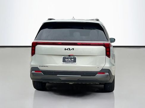 New 2026 Kia Carnival SX w/ SX Dark Edition Package FWD image 6