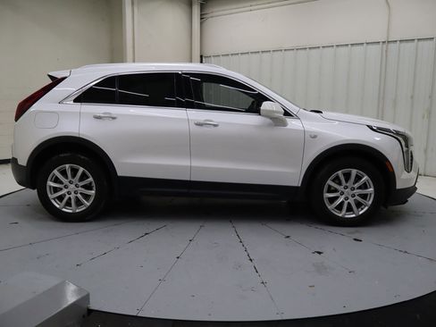 Used 2023 Cadillac XT4 Luxury w/ Cold Weather Package image 2