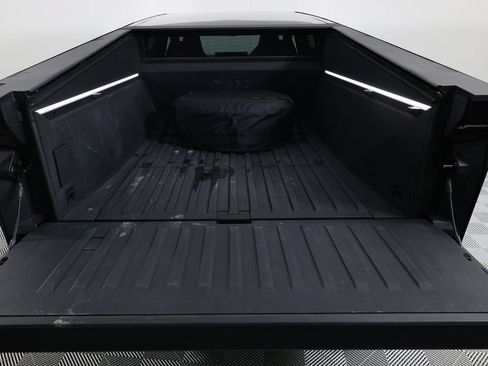 Used 2024 Tesla Cybertruck AWD Crew Cab image 7
