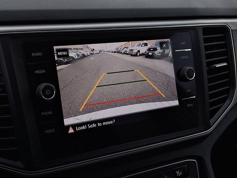 Used 2019 Volkswagen Atlas SE w/ Towing Package image 17