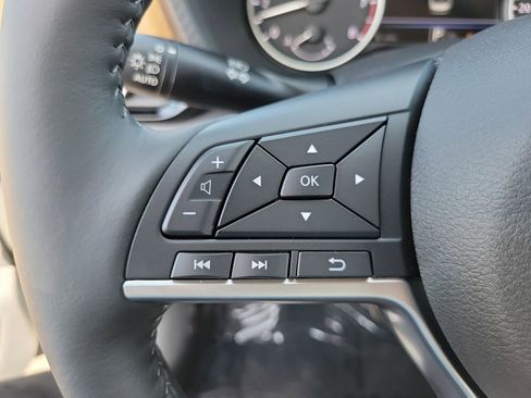 New 2025 Nissan Sentra SV w/ SV Premium Package image 5