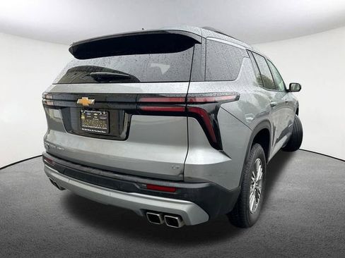 Used 2024 Chevrolet Traverse LT image 14