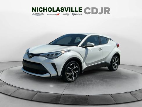 Used 2021 Toyota C-HR XLE FWD image 1