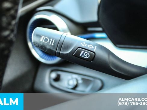 Used 2025 Chevrolet Trax LT w/ LT Convenience Package image 29