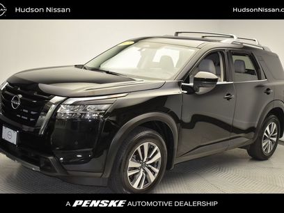 Used 2023 Nissan Pathfinder SL