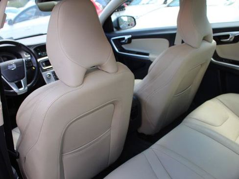 Used 2017 Volvo S60 T5 Dynamic FWD image 18