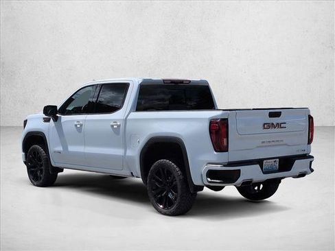 Used 2025 GMC Sierra 1500 AT4 w/ Technology Package AWD/4WD image 6