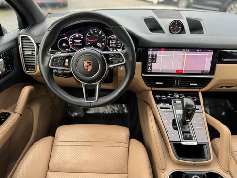 Used 2020 Porsche Cayenne AWD/4WD image 23