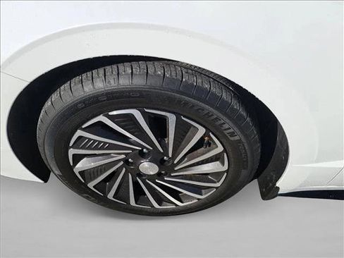 Used 2023 Hyundai Sonata SEL w/ Cargo Package image 9