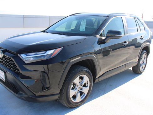 Certified 2022 Toyota RAV4 XLE image 6