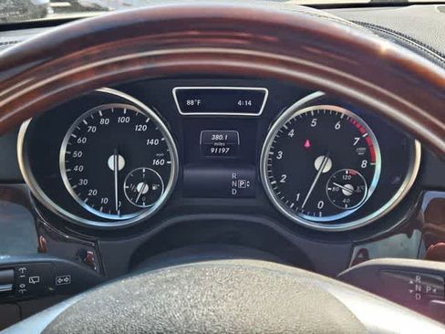 Used 2014 Mercedes-Benz GL 550 4MATIC image 34