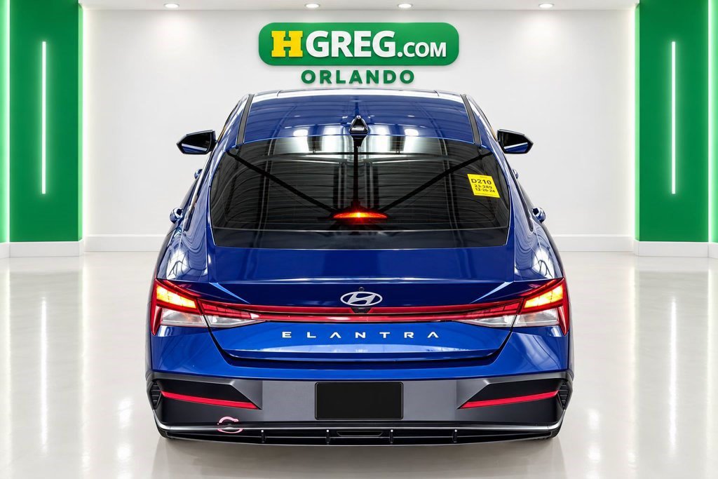 Used 2024 Hyundai Elantra SEL w/ Convenience Package FWD image 7