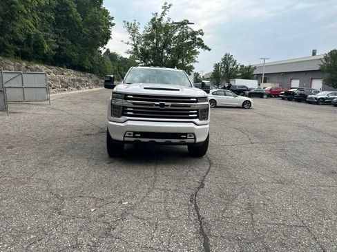 Used 2020 Chevrolet Silverado 2500 High Country w/ Z71 Off-Road Package AWD/4WD image 3