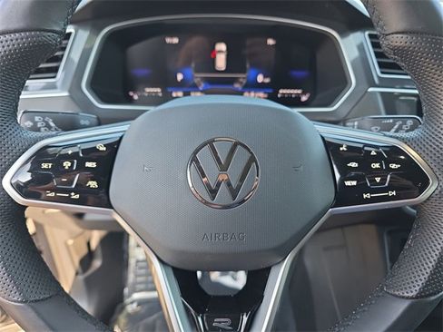 Certified 2024 Volkswagen Tiguan SE R-Line image 30