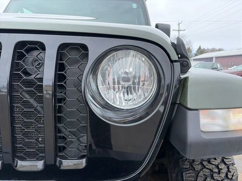 Used 2022 Jeep Gladiator Overland AWD/4WD image 17