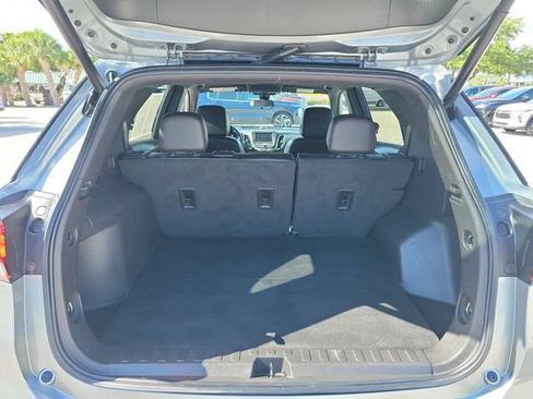 Used 2023 Chevrolet Equinox RS FWD image 11