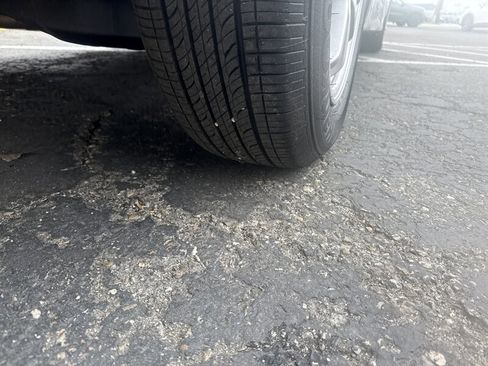 Used 2016 Toyota Prius Three Touring image 9