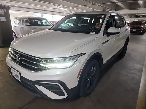 Used 2023 Volkswagen Tiguan SE image 4