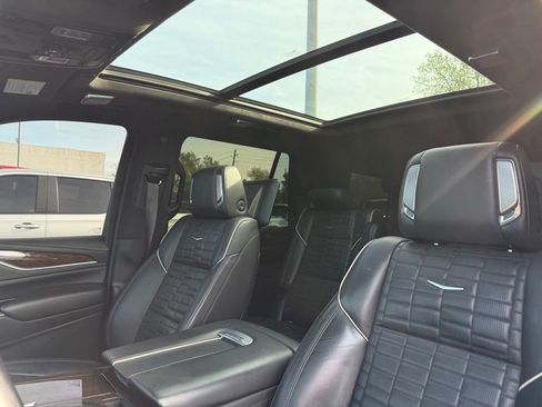 Used 2021 Cadillac Escalade Sport Platinum image 12