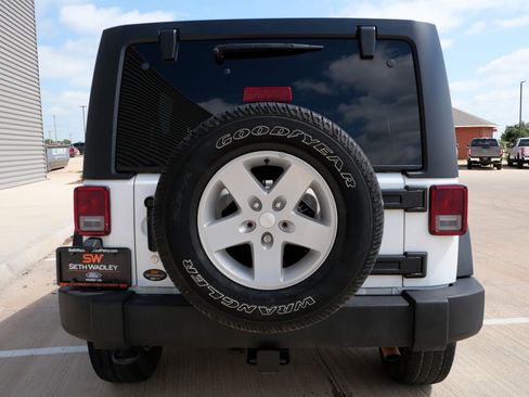 Used 2015 Jeep Wrangler Unlimited Sport w/ Quick Order Package 24S AWD/4WD image 5