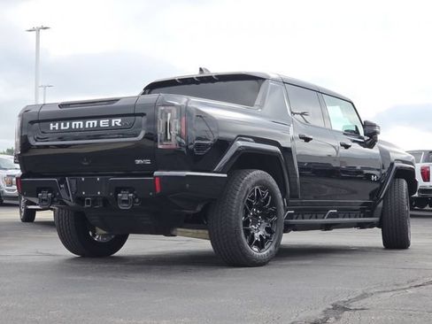 Used 2024 GMC Hummer EV 2X w/ LPO, Illumination Package AWD/4WD image 18