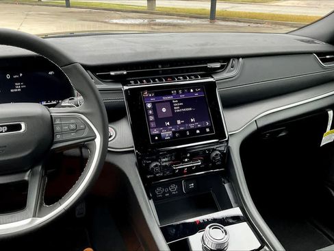 New 2025 Jeep Grand Cherokee Laredo X w/ Luxury Tech Group I image 6