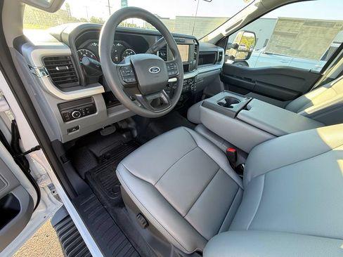 New 2026 Ford F250 XL w/ XL Chrome Package AWD/4WD image 17