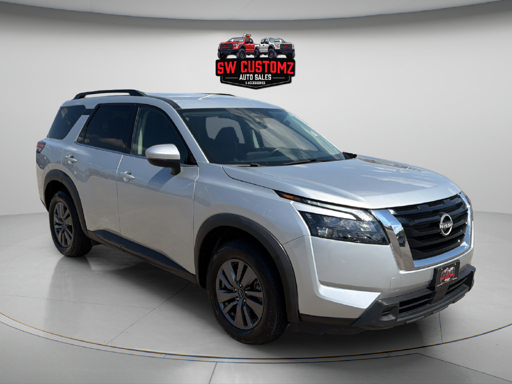 Used 2024 Nissan Pathfinder SV FWD image 1