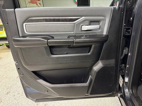 Used 2021 RAM 3500 Big Horn image 39