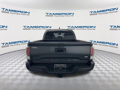 Used 2022 Toyota Tacoma Limited RWD image 4