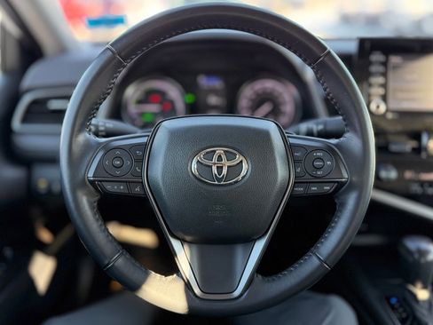 Used 2022 Toyota Camry SE image 10