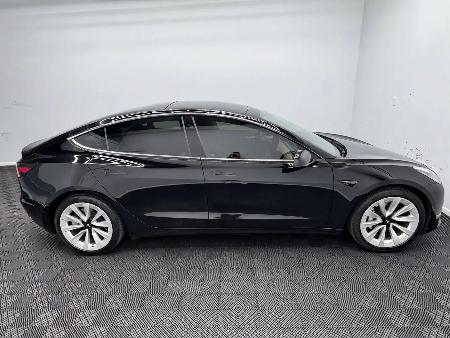 Used 2021 Tesla Model 3 Long Range AWD/4WD image 9