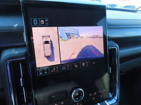 Used 2025 GMC Yukon AT4 w/ AT4 Premium Plus Package image 31