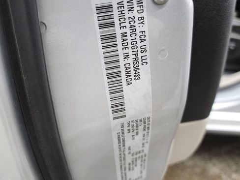 Certified 2023 Chrysler Pacifica Limited FWD image 45
