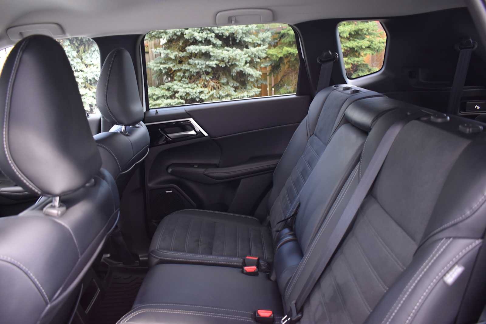 Used 2026 Mitsubishi Outlander SE AWD/4WD image 12