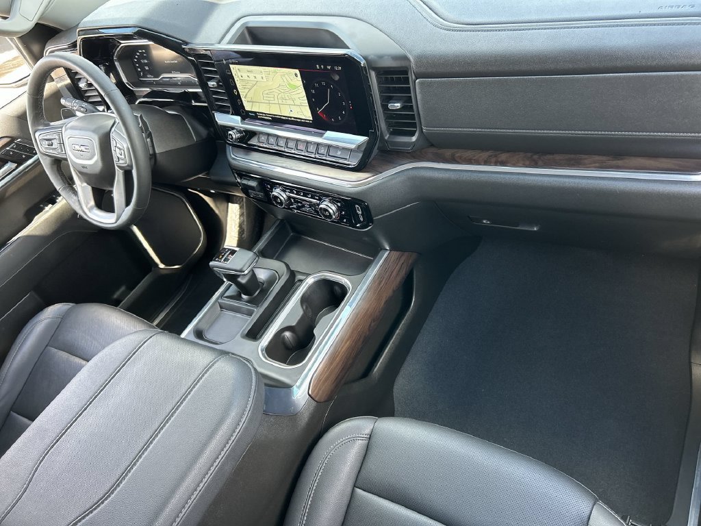Used 2023 GMC Sierra 1500 SLT w/ SLT Premium Package AWD/4WD image 28