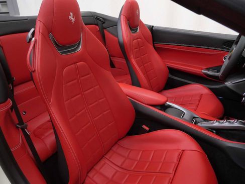 Certified 2019 Ferrari Portofino RWD image 15