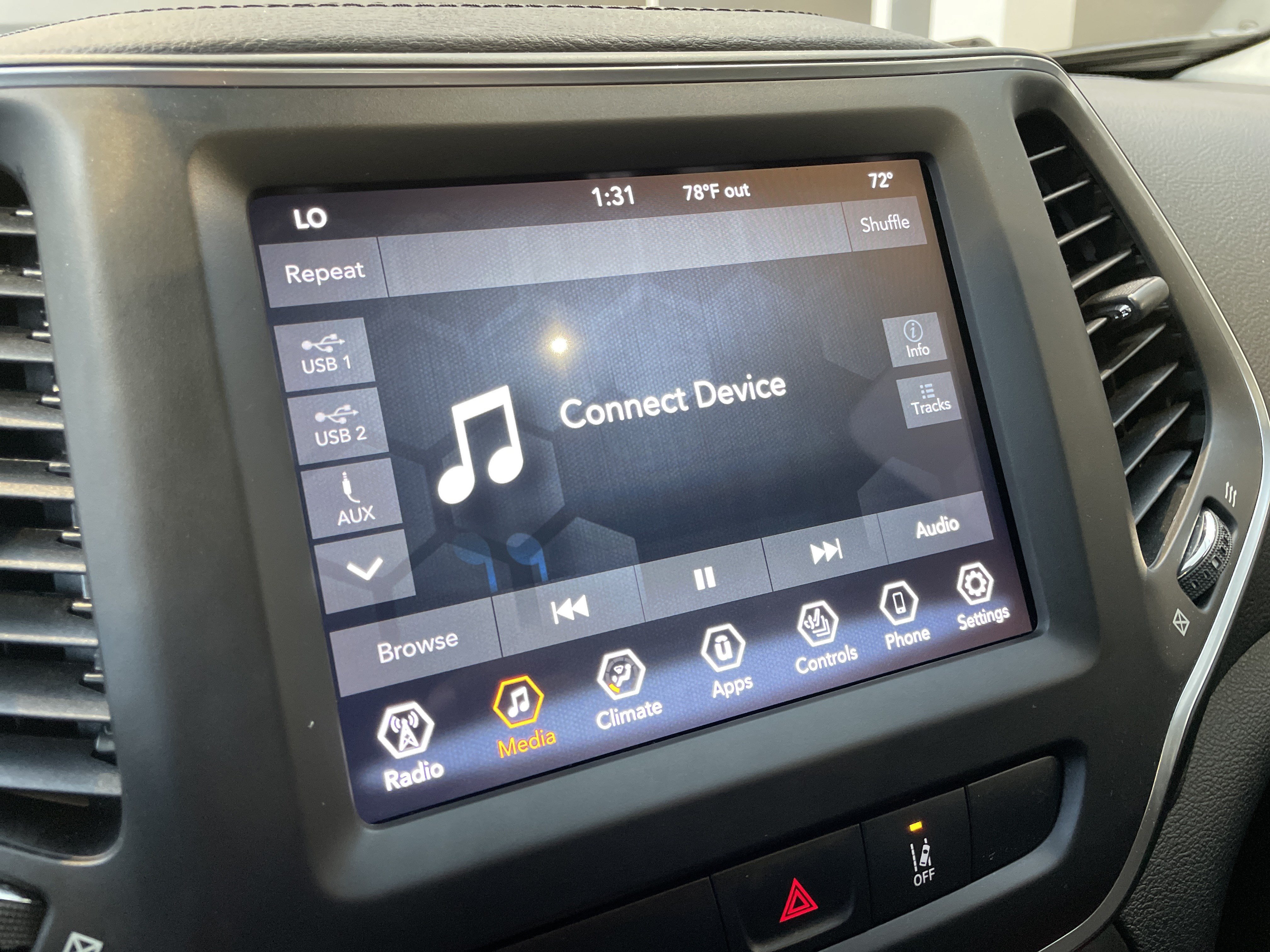 Used 2022 Jeep Cherokee Latitude Lux w/ Sun & Sound Group FWD image 26
