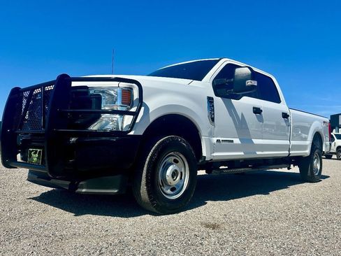Used 2022 Ford F250 XL w/ Power Equipment Group image 2