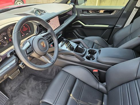 Certified 2026 Porsche Cayenne Turbo GT AWD/4WD image 4