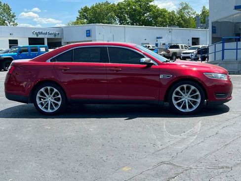 Used 2015 Ford Taurus Limited w/ Equipment Group 301A FWD image 44