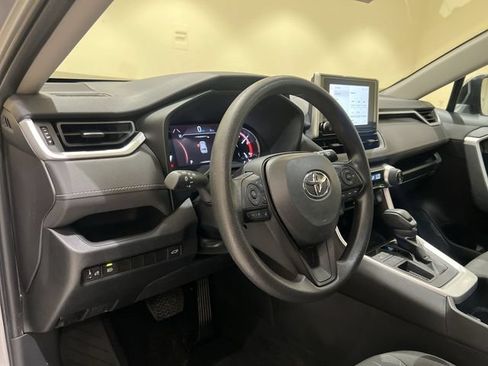 Used 2023 Toyota RAV4 XLE w/ Convenience Package FWD image 9