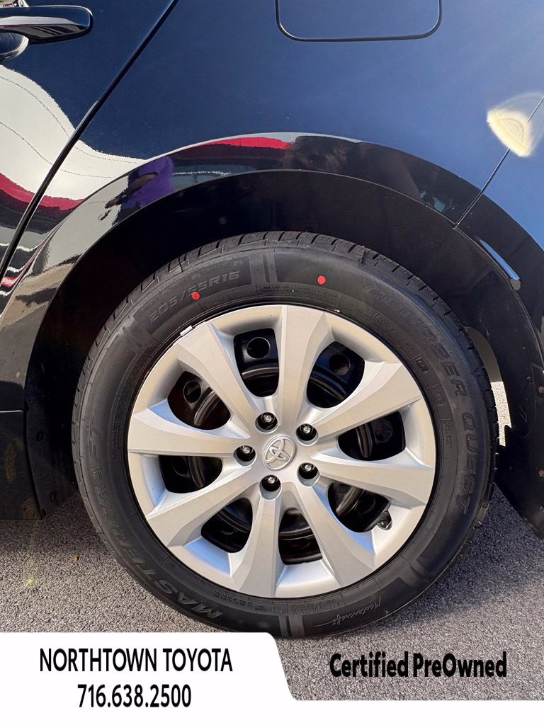 Used 2023 Toyota Corolla LE w/ Carpet Mat Package (TMS) FWD image 12
