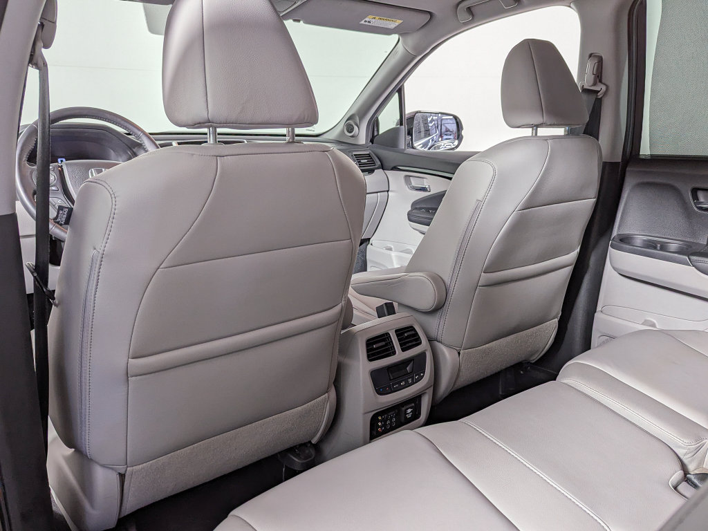 Used 2017 Honda Pilot Touring image 44