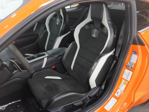 Used 2020 Ford Mustang Shelby GT500 w/ Carbon Fibre Track Pack image 24