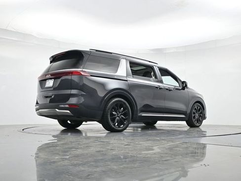 Used 2024 Kia Carnival SX Prestige image 32