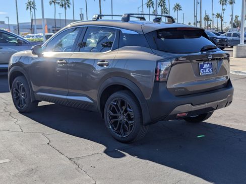 New 2026 Nissan Kicks SR w/ Illumination Package image 4